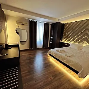 Gasthof Tirana Central Rooms, Tirana
